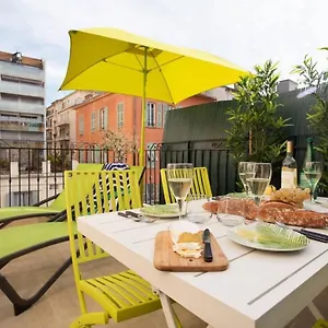 https://f2-terrasse-moderne-hyper-centre-clim-ascenseur.fr-provencehotel.com